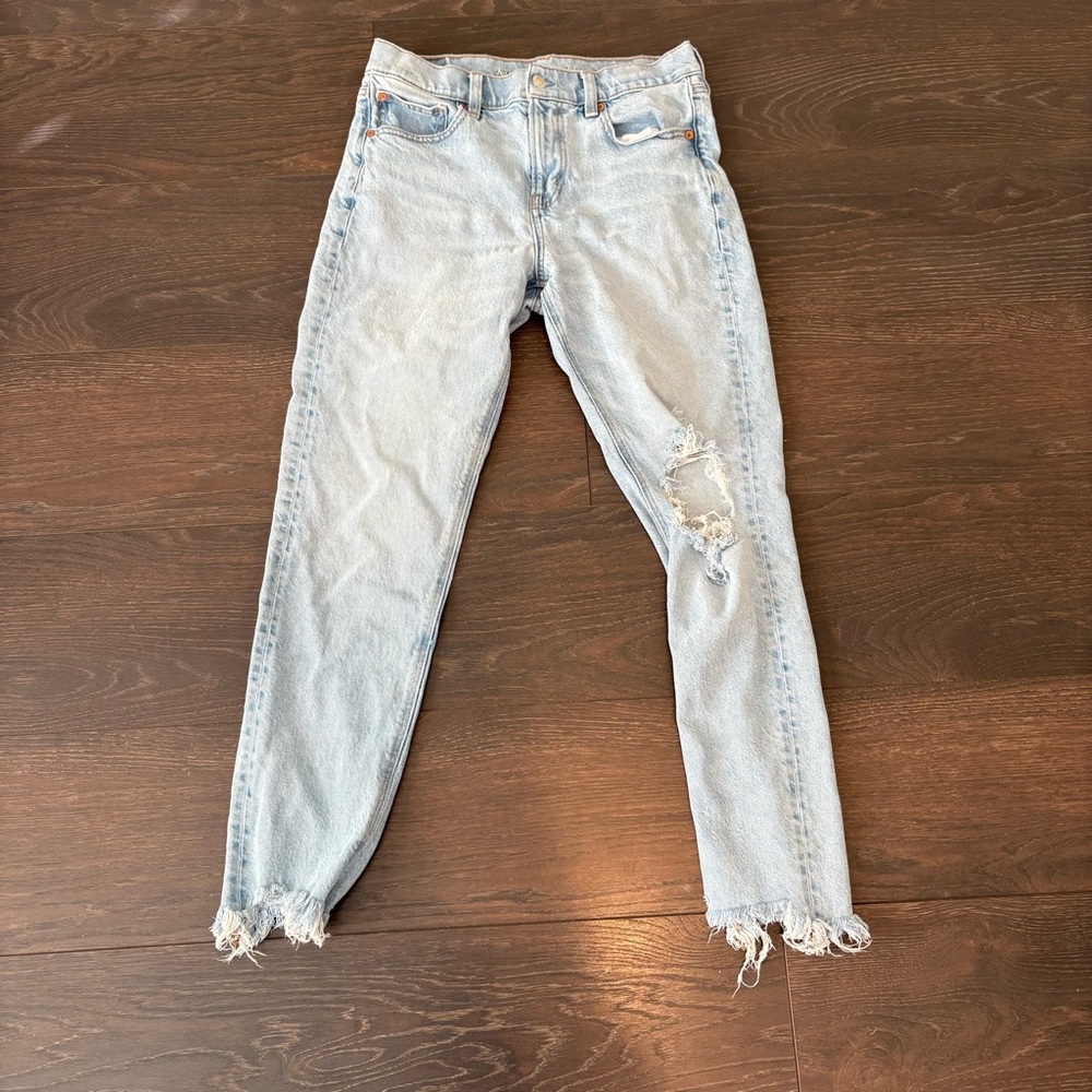 American Eagle Outfitters Light Blue Distressed Ankle Jeans